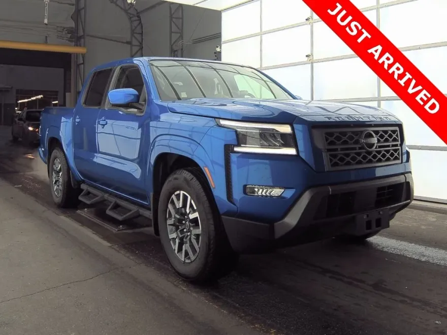 2024 Nissan Frontier SL photo 1
