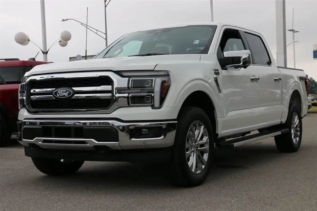 2025 Ford F-150 Lariat photo 1