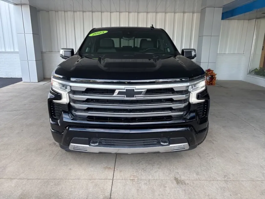 2025 Chevrolet Silverado 1500 High Country photo 1