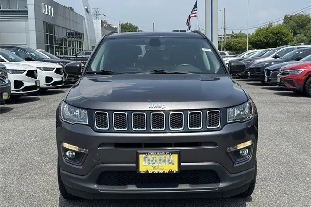 2020 Jeep Compass Latitude photo 1