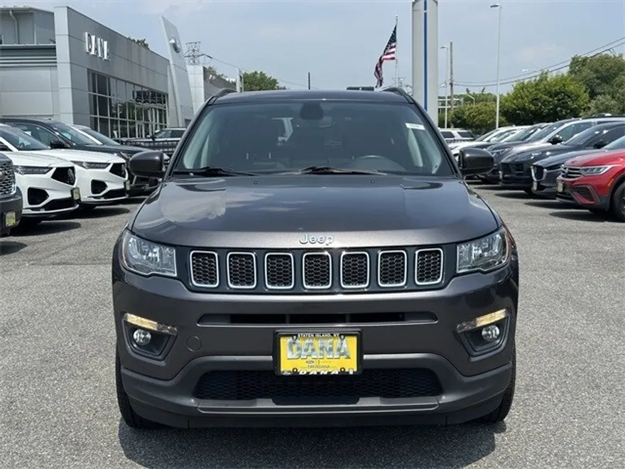2020 Jeep Compass Latitude photo 1