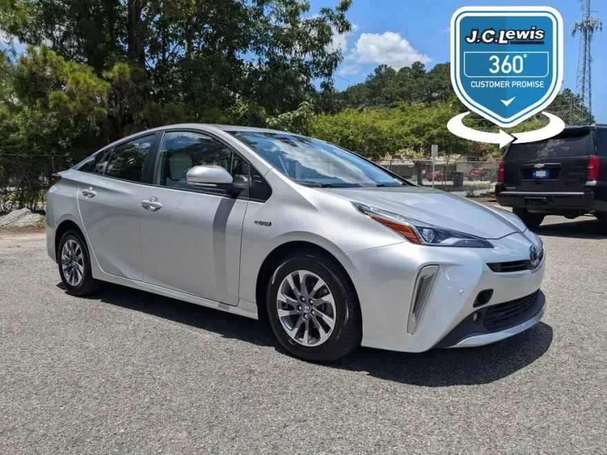 2022 Toyota Prius Limited photo 1