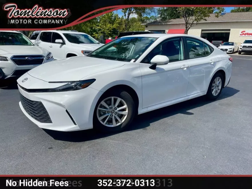 2025 Toyota Camry LE photo 1