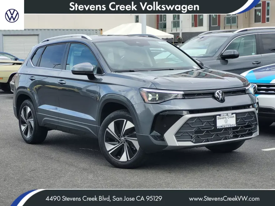 2025 Volkswagen Taos SE photo 1