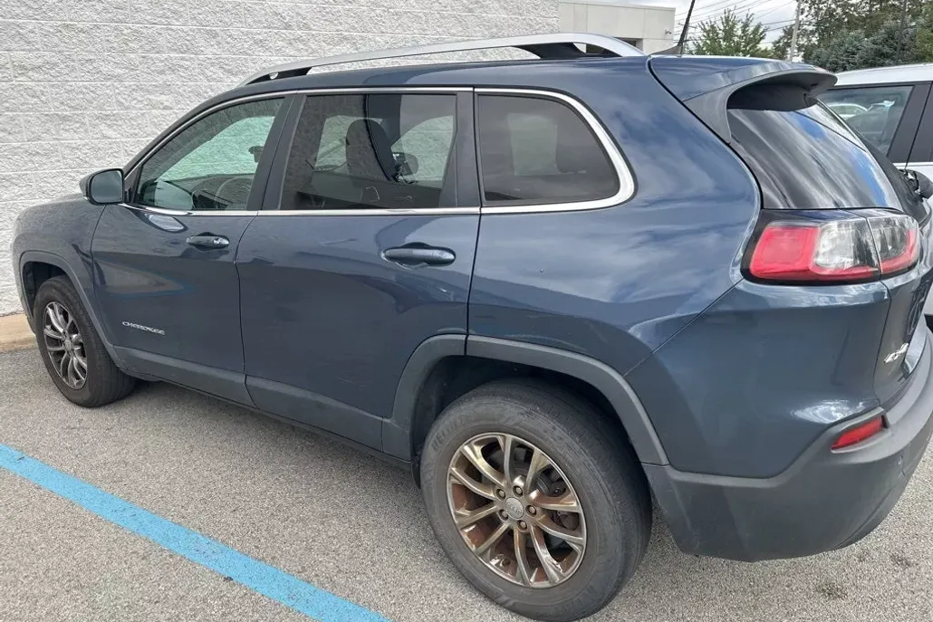 2019 Jeep Cherokee Latitude photo 1