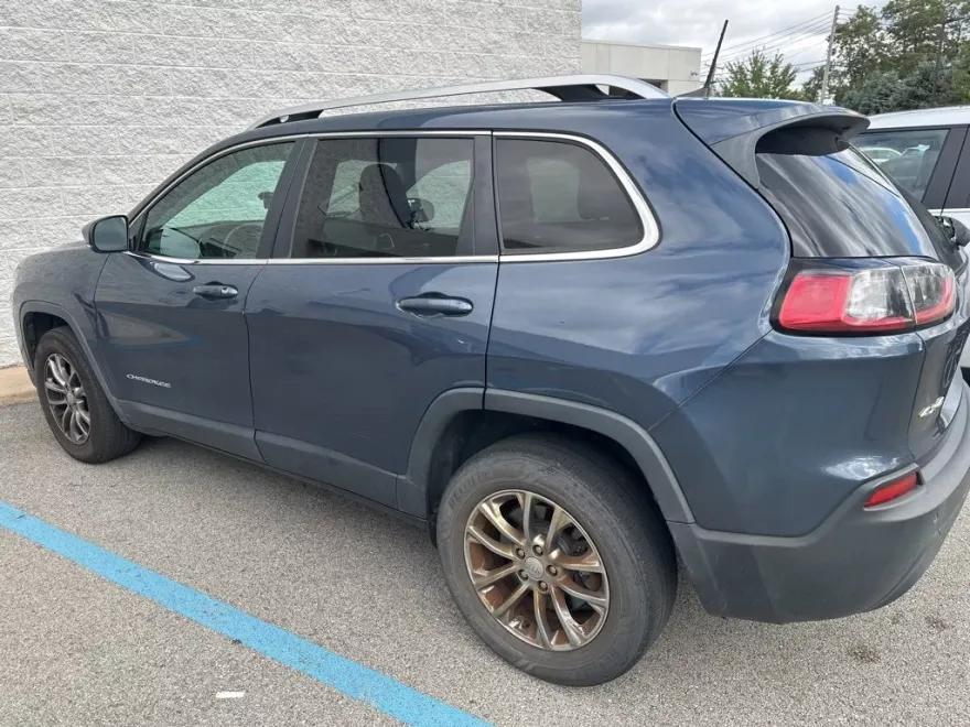 2019 Jeep Cherokee Latitude photo 1