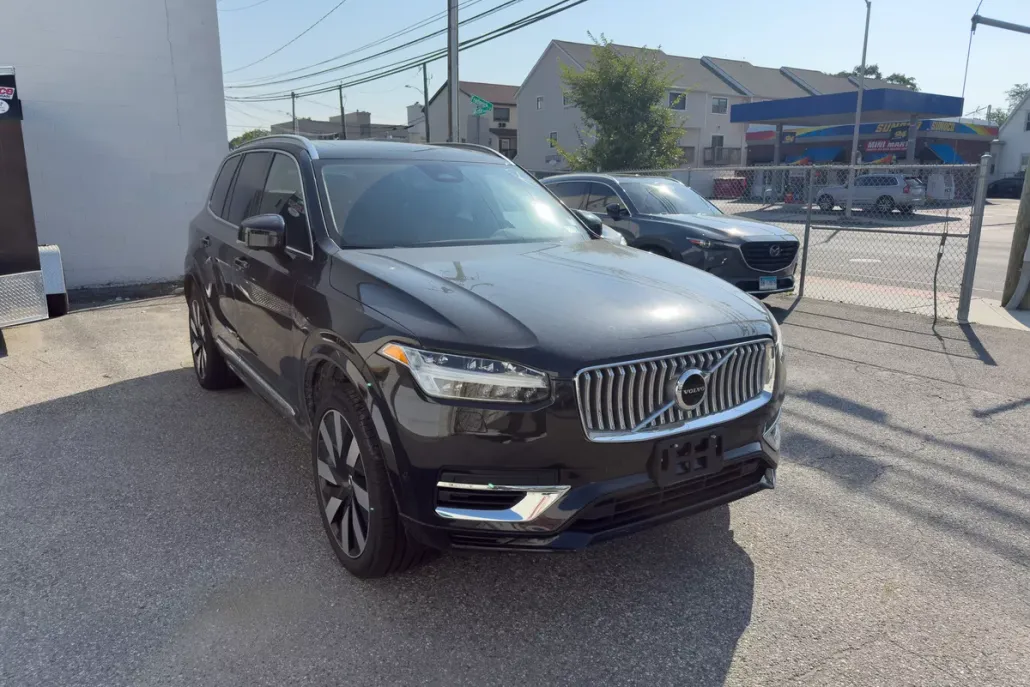 2023 Volvo XC90 Recharge Plus photo 1