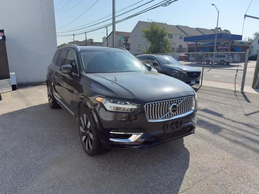 2023 Volvo XC90 Recharge Plus photo 1