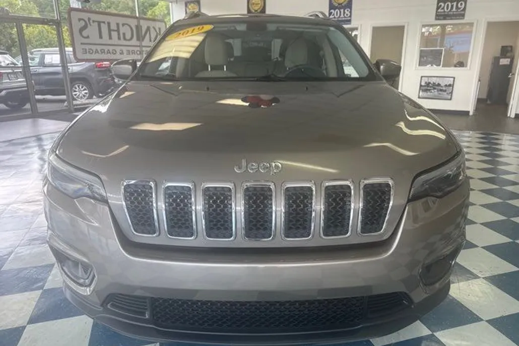 2019 Jeep Cherokee Latitude photo 1