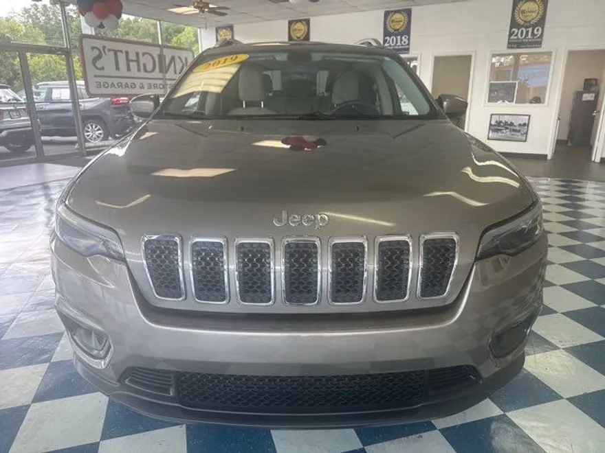 2019 Jeep Cherokee Latitude photo 1