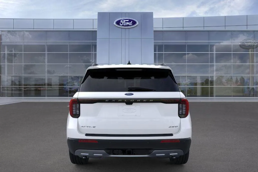 2025 Ford Explorer photo 1