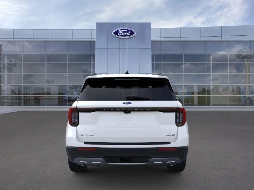 2025 Ford Explorer photo 1