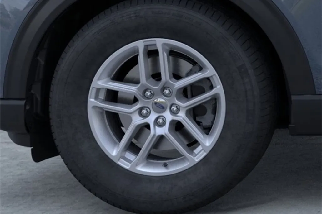2025 Ford Explorer photo 1