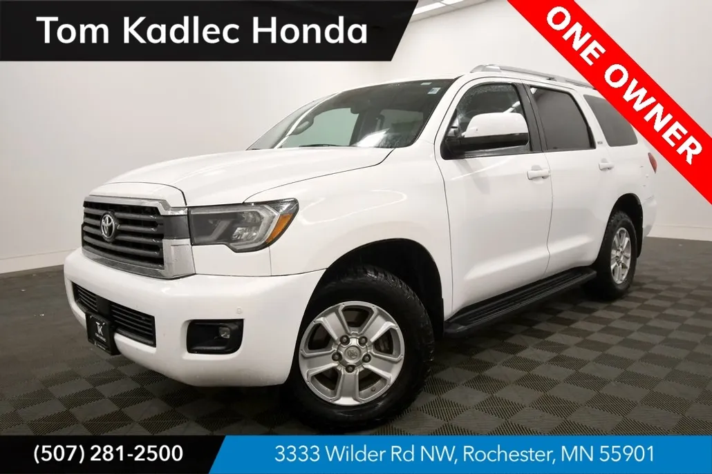 2018 Toyota Sequoia SR5 photo 1