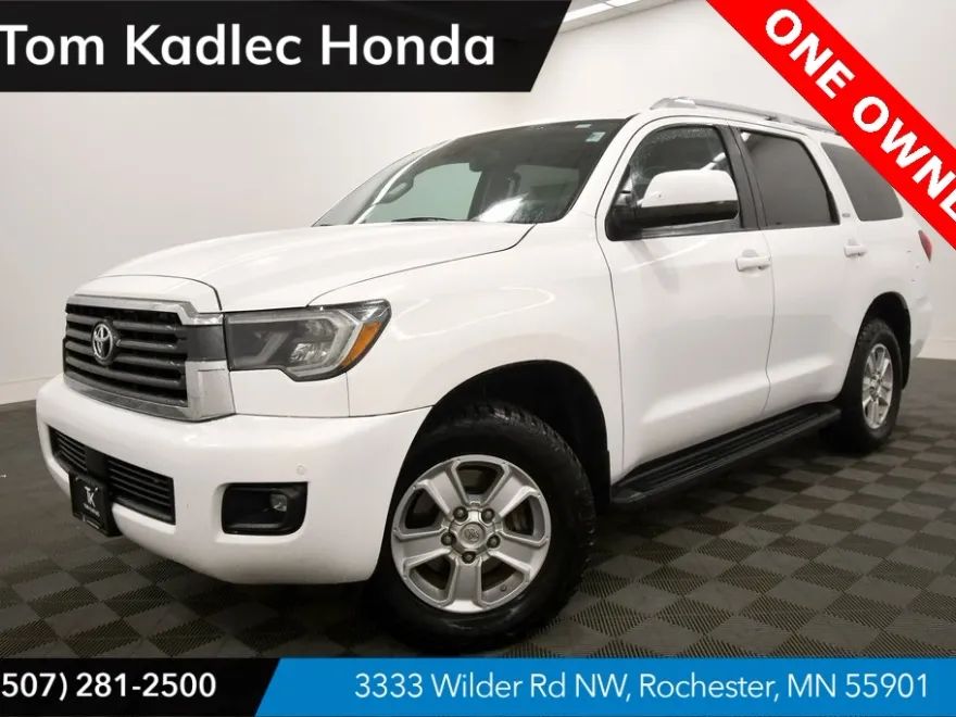 2018 Toyota Sequoia SR5 photo 1