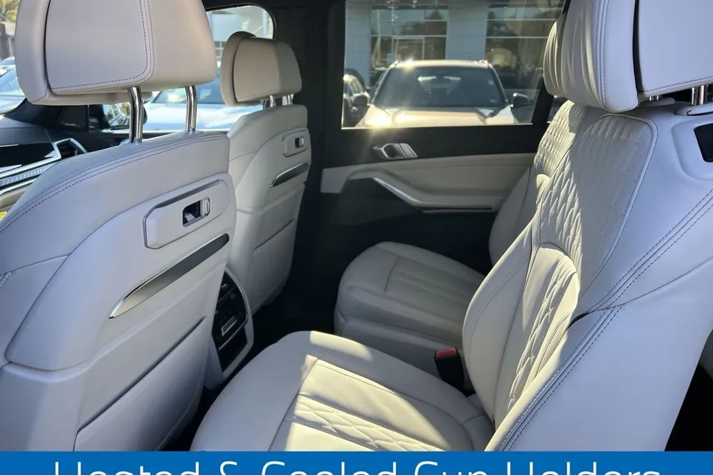 2025 Bmw X7 M60i photo 1
