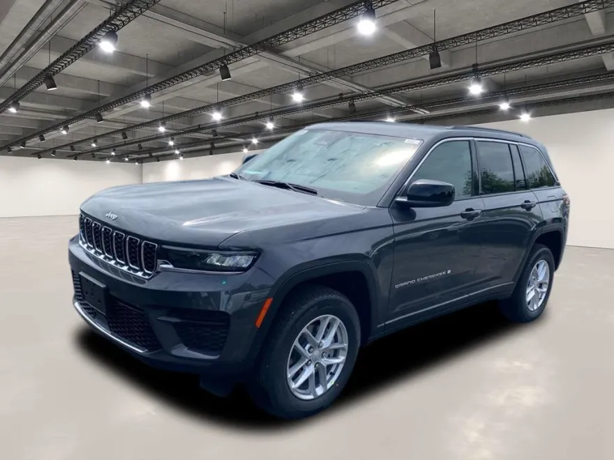 2025 Jeep Grand Cherokee Laredo X photo 1