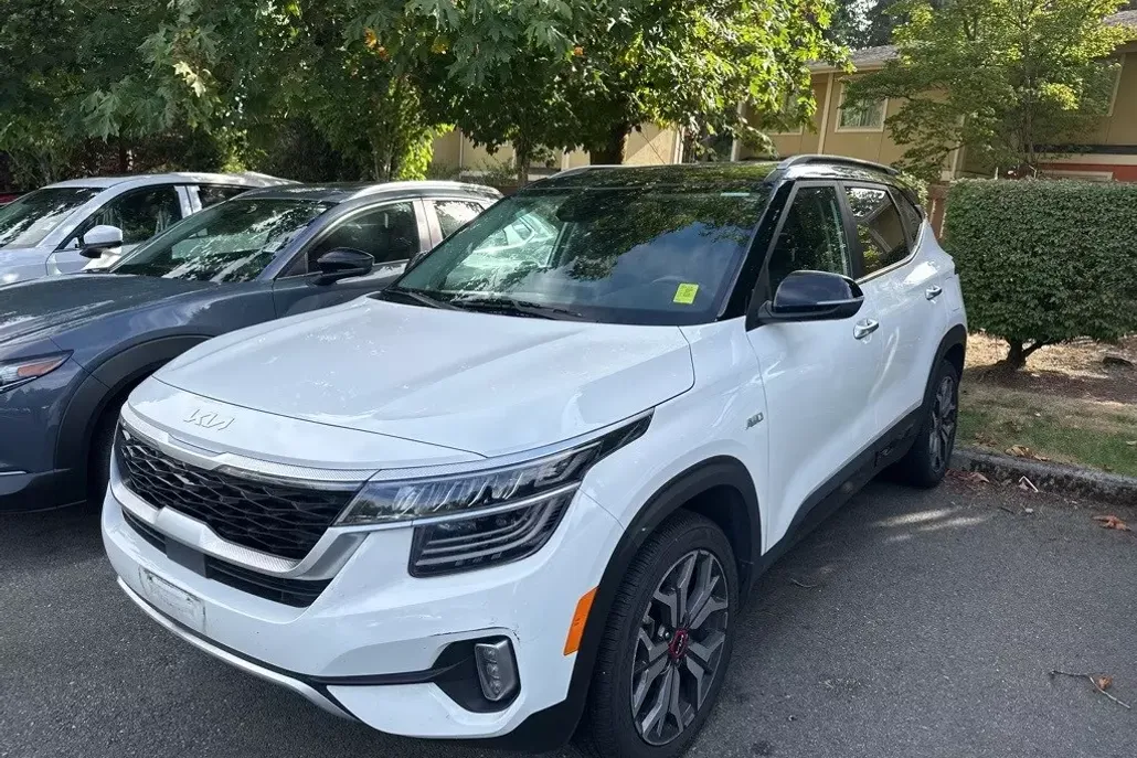 2022 Kia Seltos SX photo 1