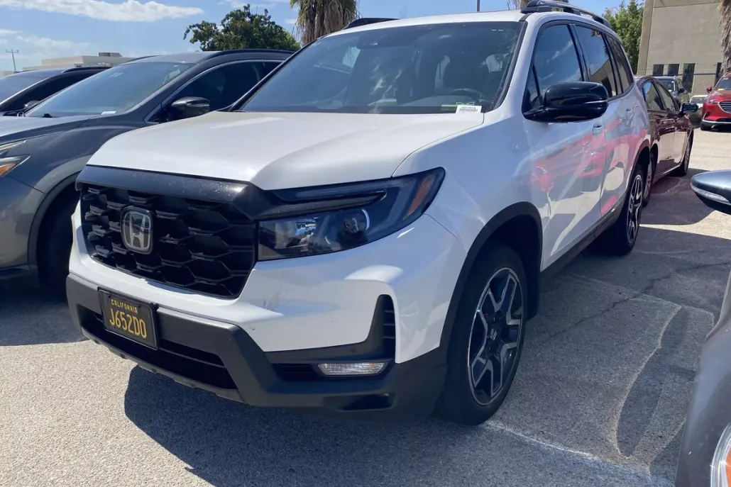 2023 Honda Passport Elite photo 1