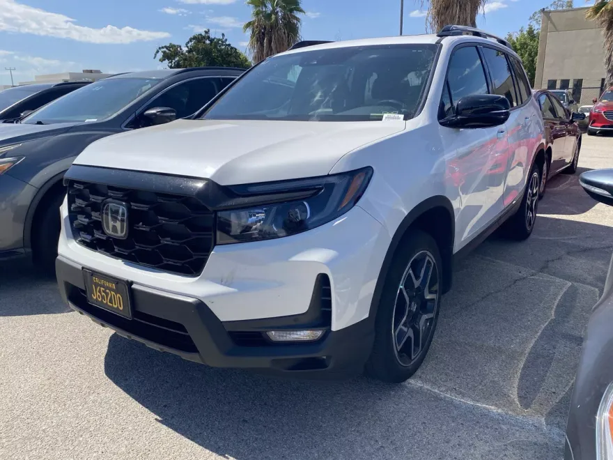 2023 Honda Passport Elite photo 1