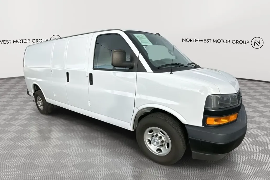 2018 Chevrolet Express 2500 Work Van photo 1