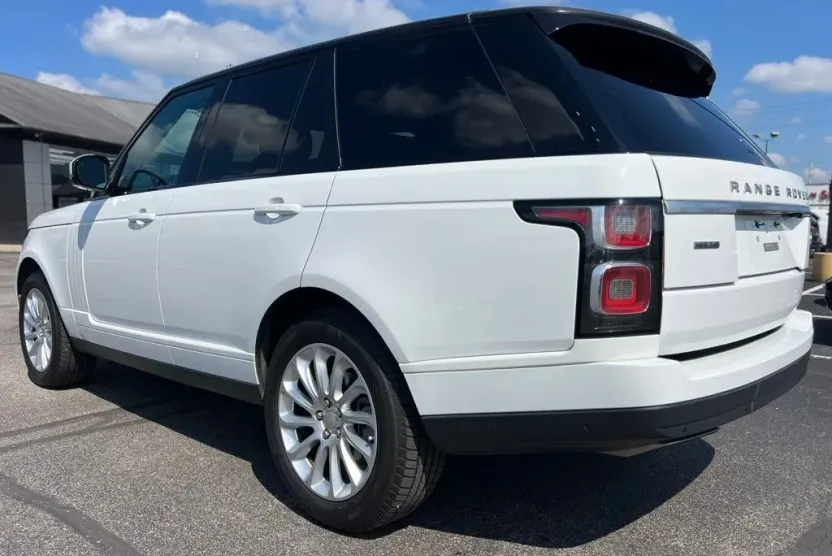 2018 Land Rover Range Rover HSE photo 1
