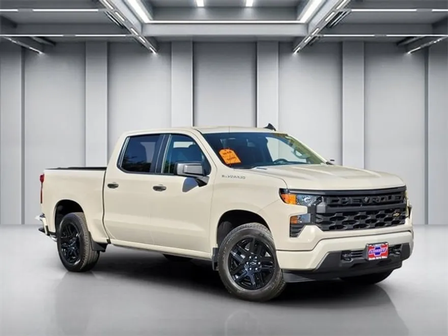 2026 Chevrolet Silverado 1500 Custom photo 1