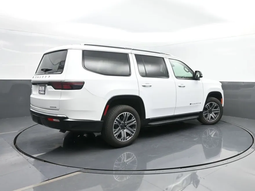 2024 Jeep Wagoneer Series II photo 1