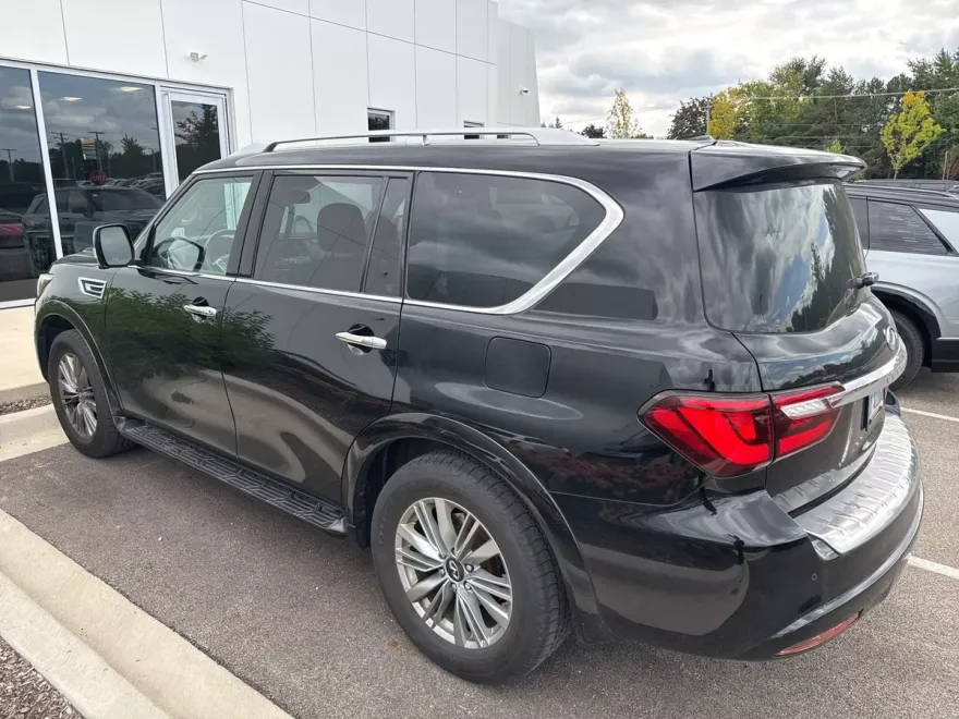 2018 Infiniti QX80 Base photo 1