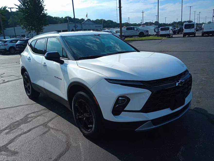 2024 Chevrolet Blazer 2LT photo 1