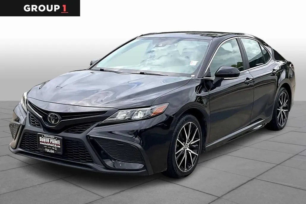 2024 Toyota Camry SE photo 1