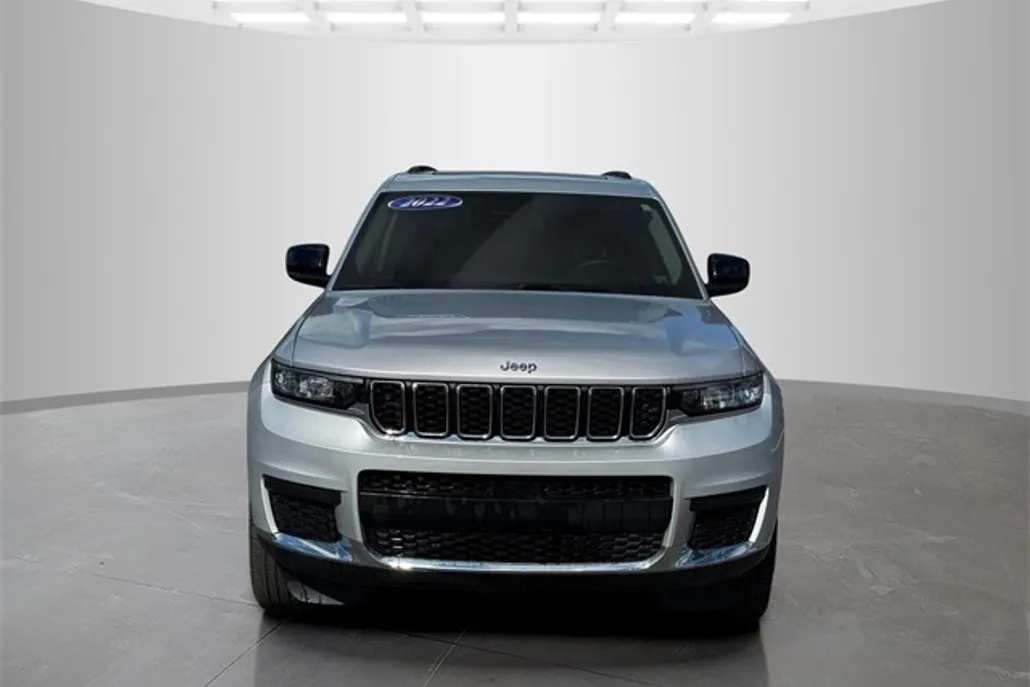 2022 Jeep Grand Cherokee Laredo photo 1