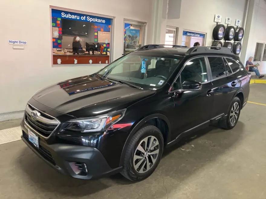 2022 Subaru Outback Premium photo 1