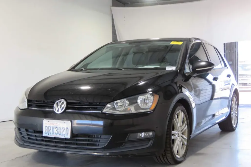 2015 Volkswagen Golf TDI S photo 1