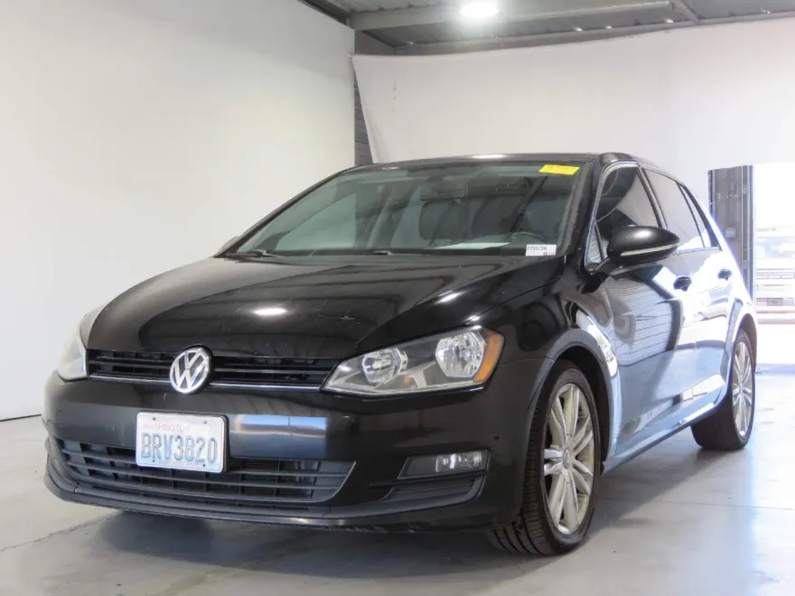 2015 Volkswagen Golf TDI S photo 1