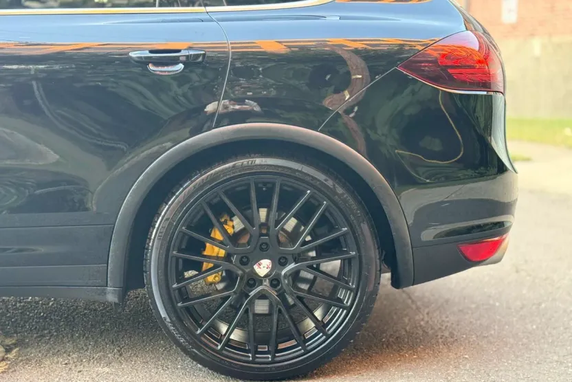 2012 Porsche Cayenne Turbo photo 1