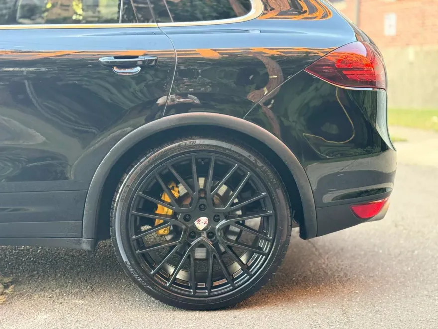 2012 Porsche Cayenne Turbo photo 1