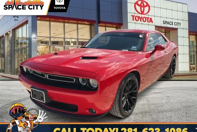 2015 Dodge Challenger SXT Plus photo 1