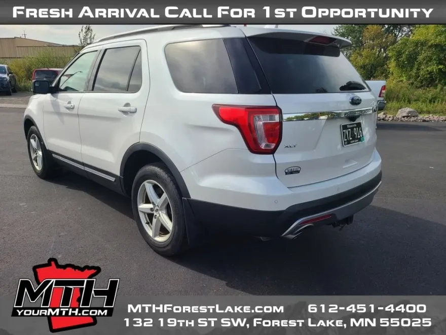 2016 Ford Explorer XLT photo 1