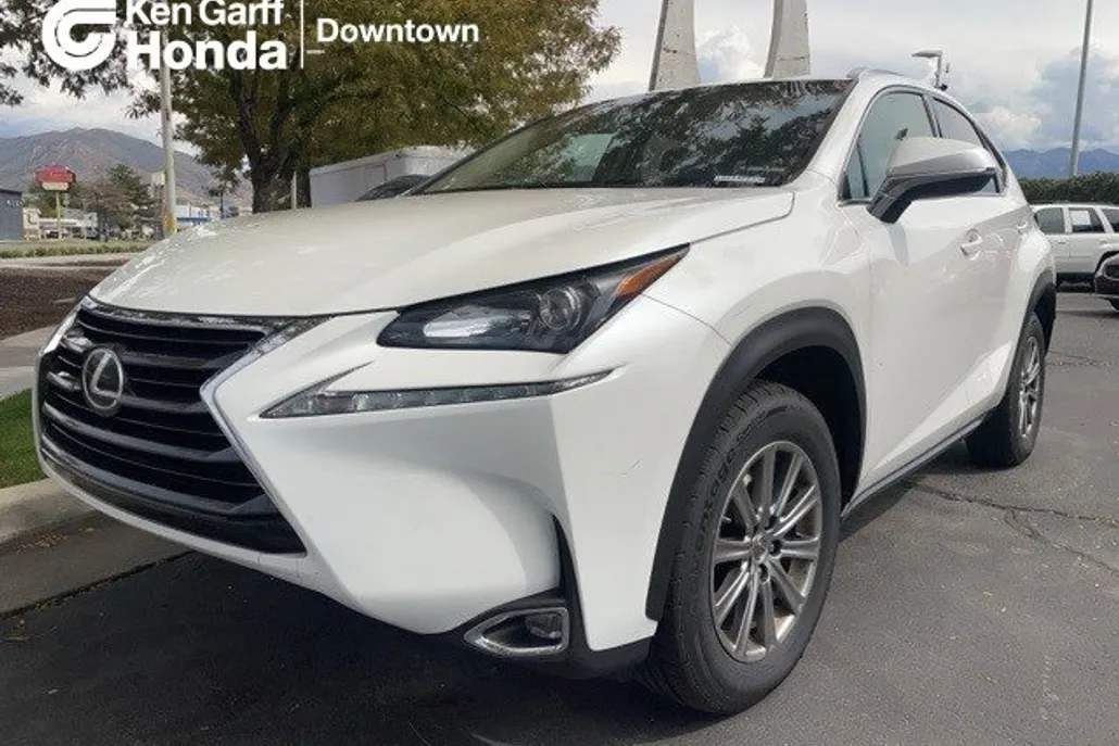 2017 Lexus NX 200t Luxury photo 1
