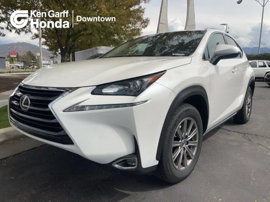 2017 Lexus NX 200t Luxury photo 1