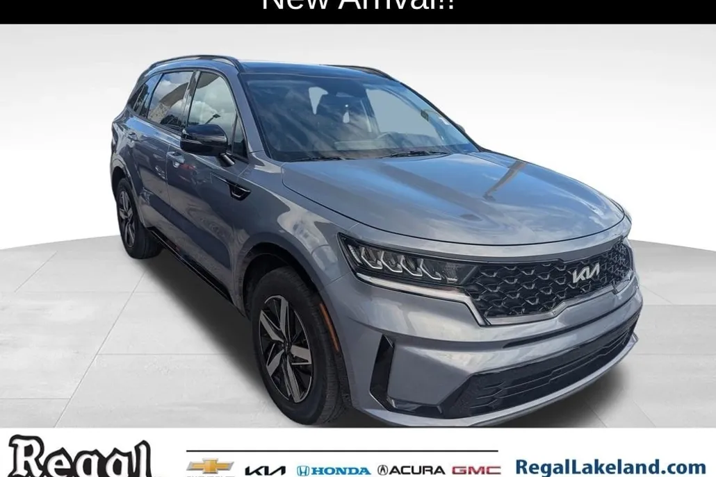 2023 Kia Sorento S photo 1