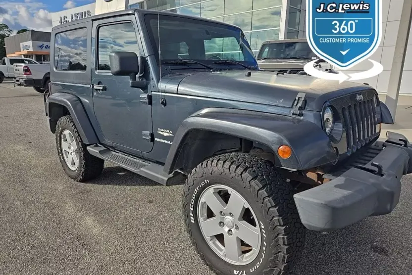 2007 Jeep Wrangler Sahara photo 1