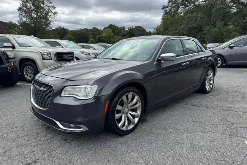 2020 Chrysler 300 Limited photo 1