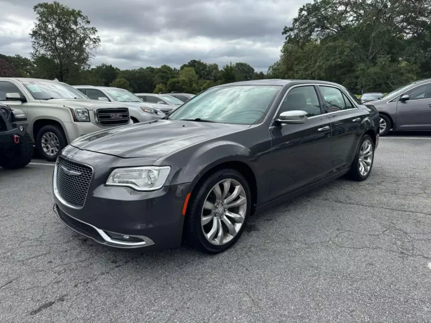 2020 Chrysler 300 Limited photo 1