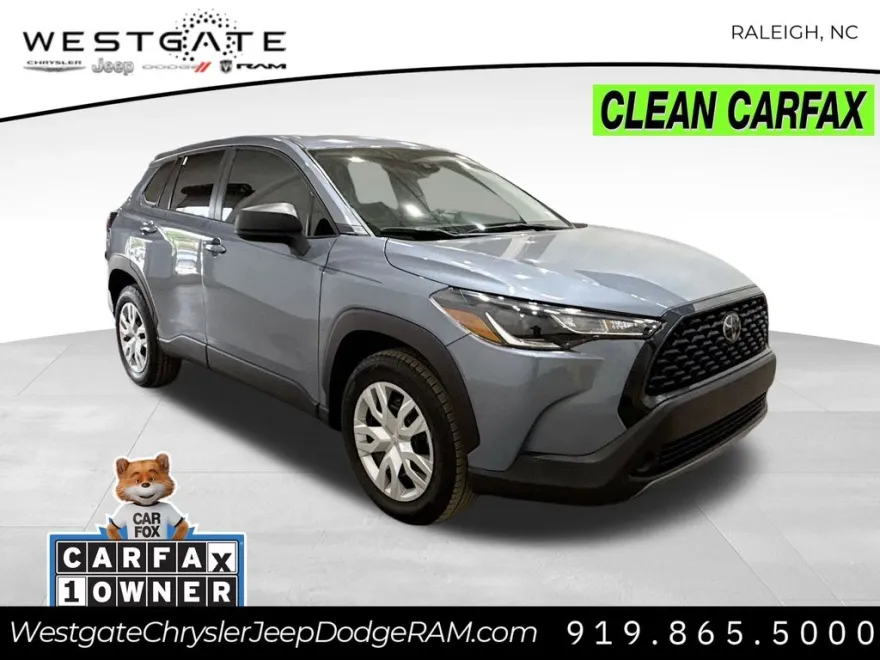2022 Toyota Corolla Cross L photo 1