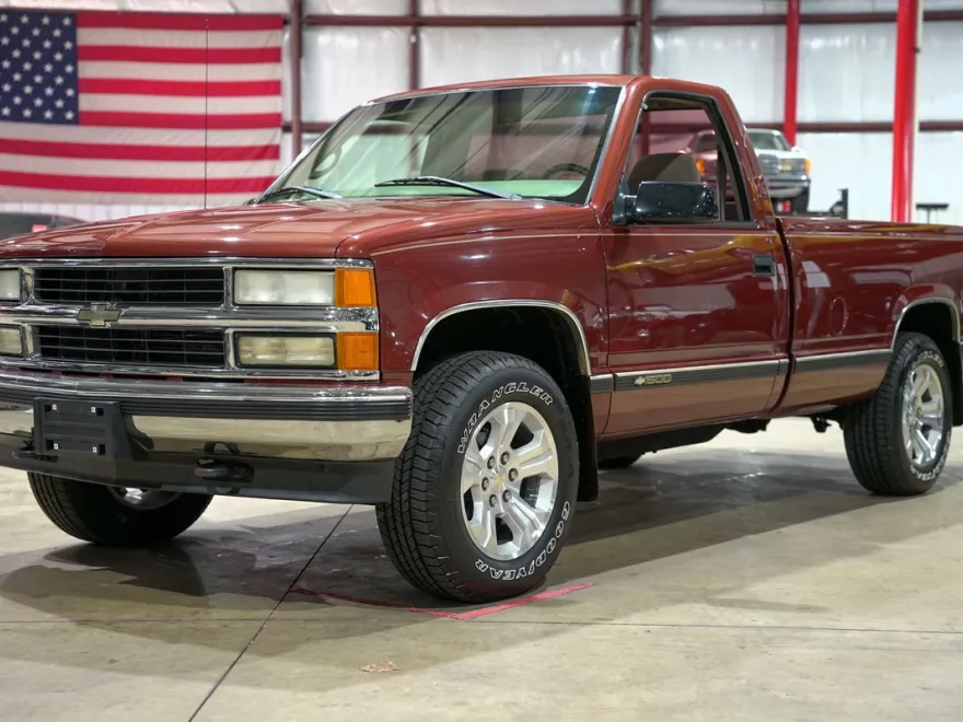 1998 Chevrolet Silverado photo 1