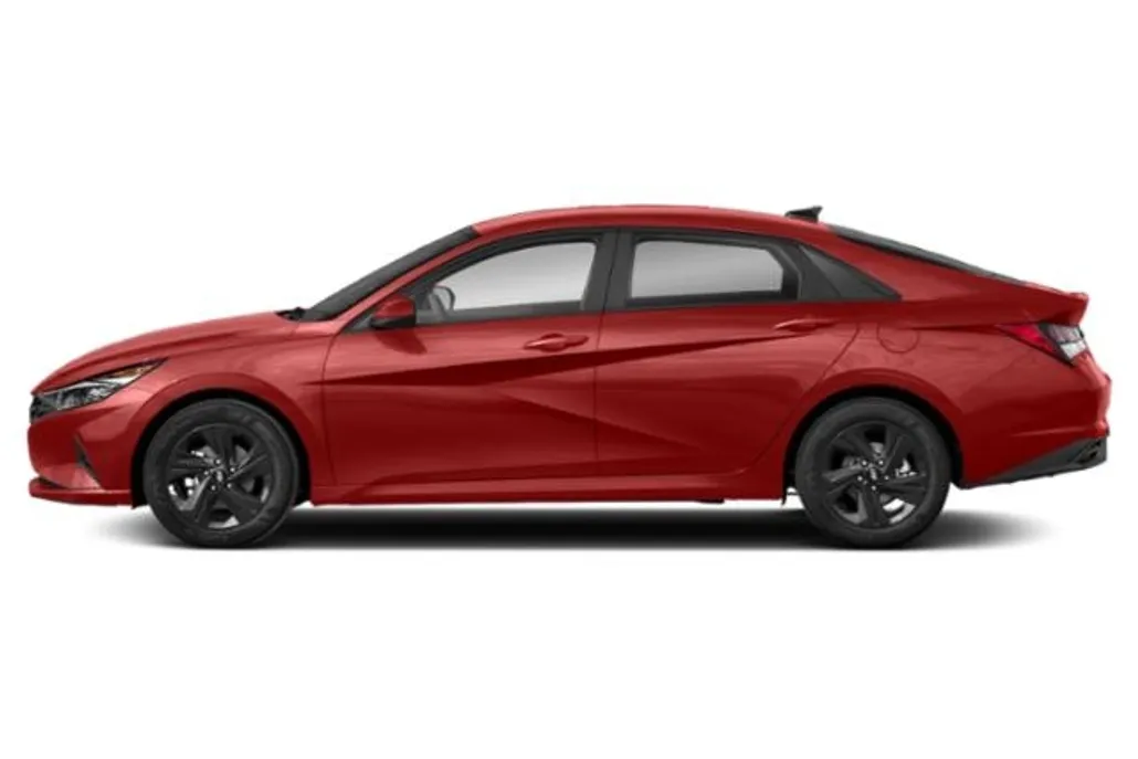 2022 Hyundai Elantra SEL photo 1