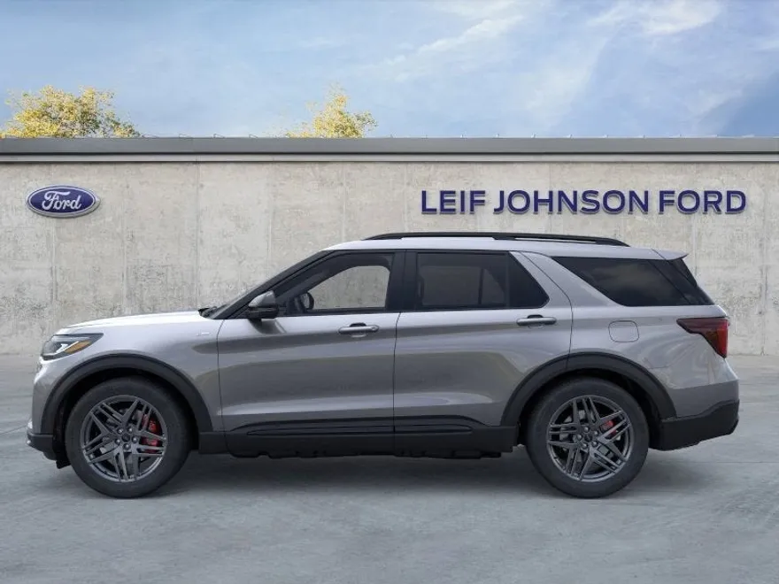 2025 Ford Explorer ST-Line photo 3