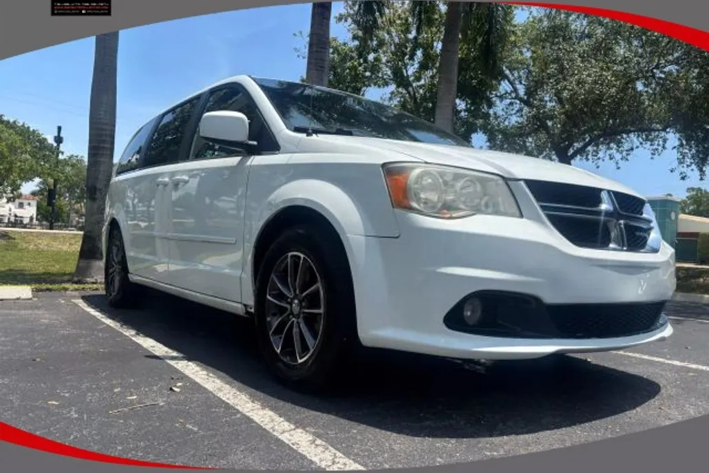 2017 Dodge Grand Caravan SXT photo 1